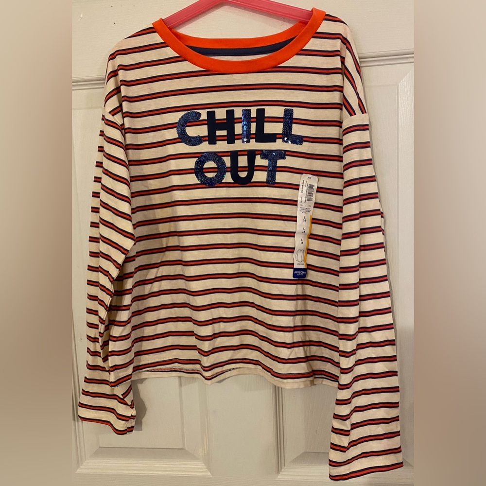 New- Arizona Jean Co. Crop Long Sleeve Shirt
Girl’s Size L14 Reg